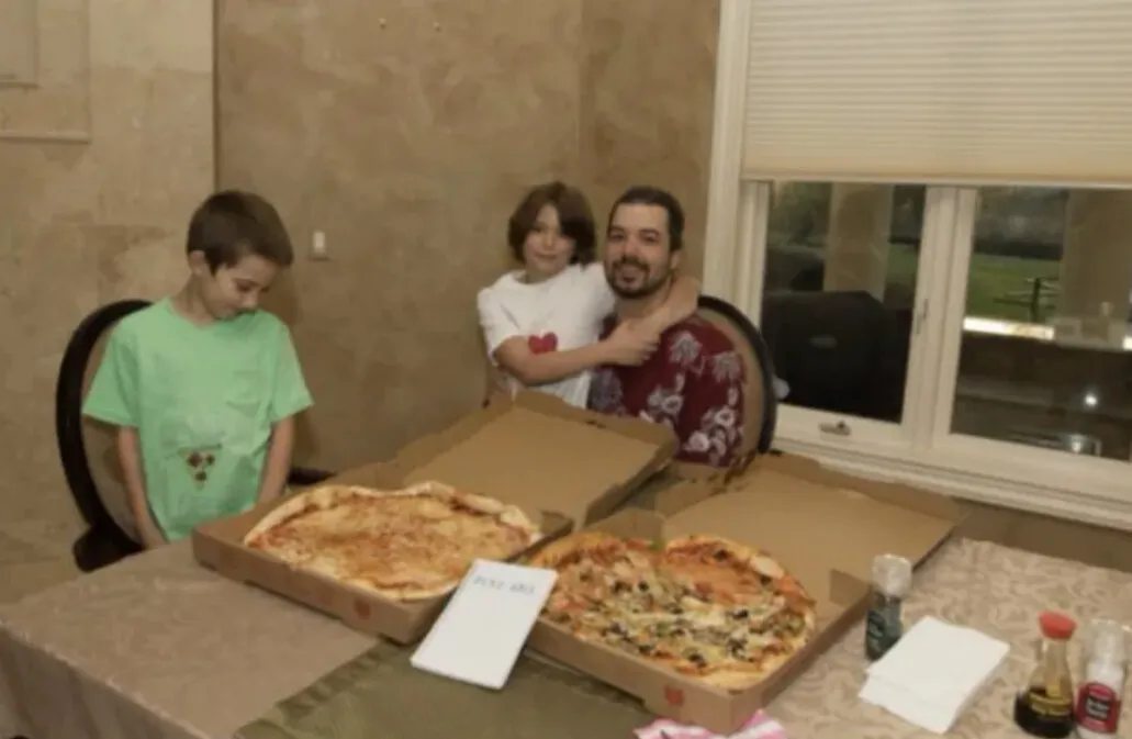 990 million pizza